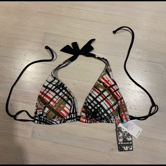 Hurley Other - NWT Hurley bikini top D cup